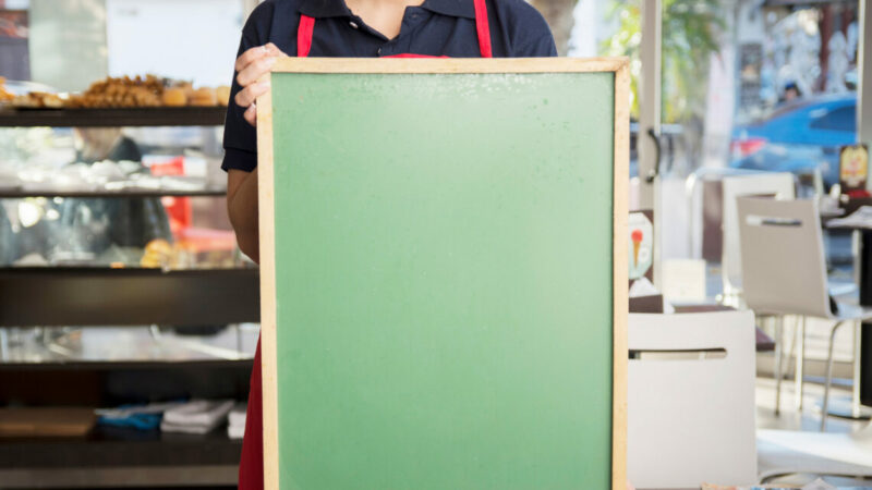 Как оформлять уголок потребителя и организовывать возврат/обмен товаров