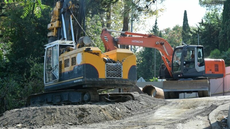 На ремонт поврежденной оползнем дороги в Сочи направят 52 млн рублей