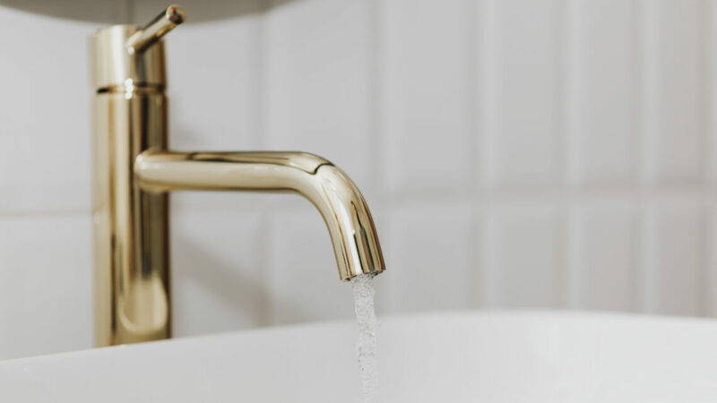 Горячую воду в Ростове отключали в 3,1 тыс. домах в 2025 г.