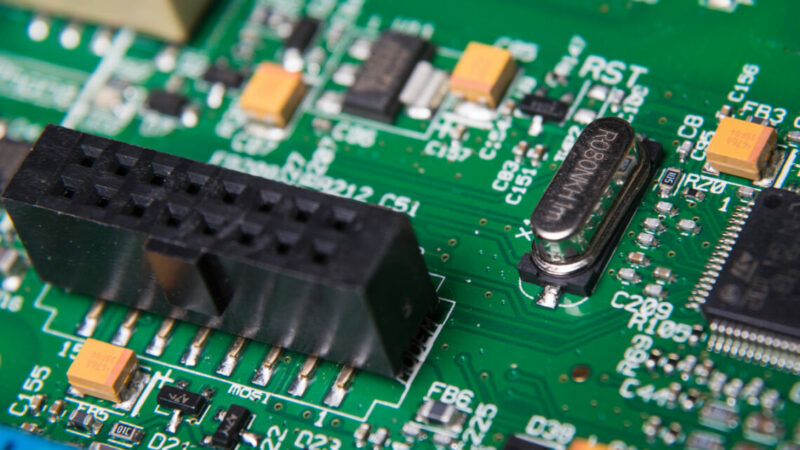 Суммы закупок программного обеспечения властями Дона снизились в 2,5 раза