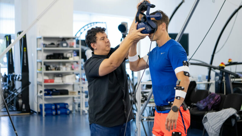 Ученые «Сириуса» изучают эффективность VR-терапии для нейрореабилитации