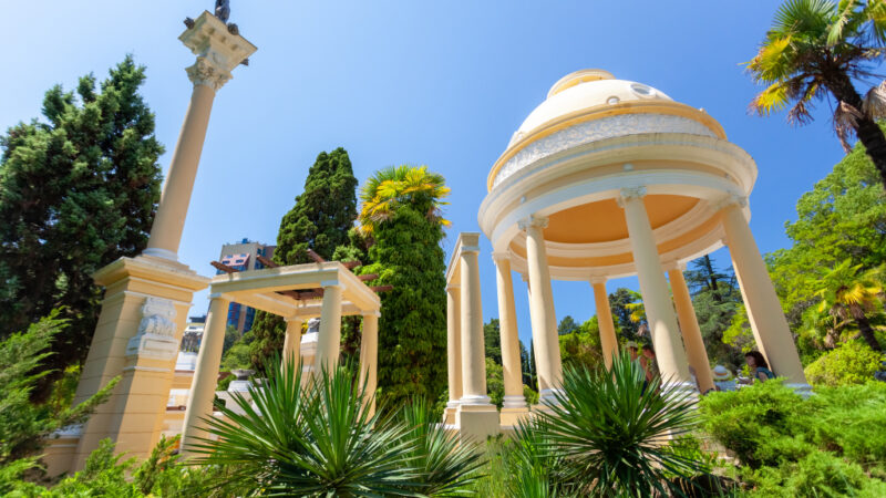 Сочи вошел в тройку лидеров по спросу на курортную недвижимость в РФ