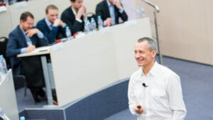 Андрей Шаронов: Устойчивость — это способность бизнеса функционировать неопределенно долго