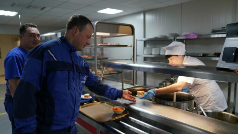 Работа за еду: зачем и чем южные компании кормят своих сотрудников