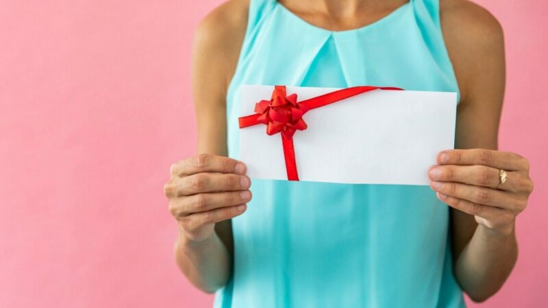 Продажи парфюмерии на Кубани перед 8 Марта выросли на 65%