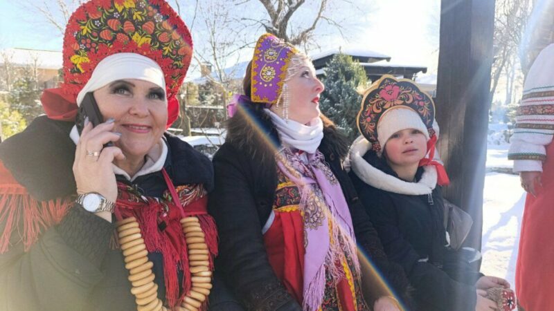 Парк Лога широко отметил Масленицу: фоторепортаж