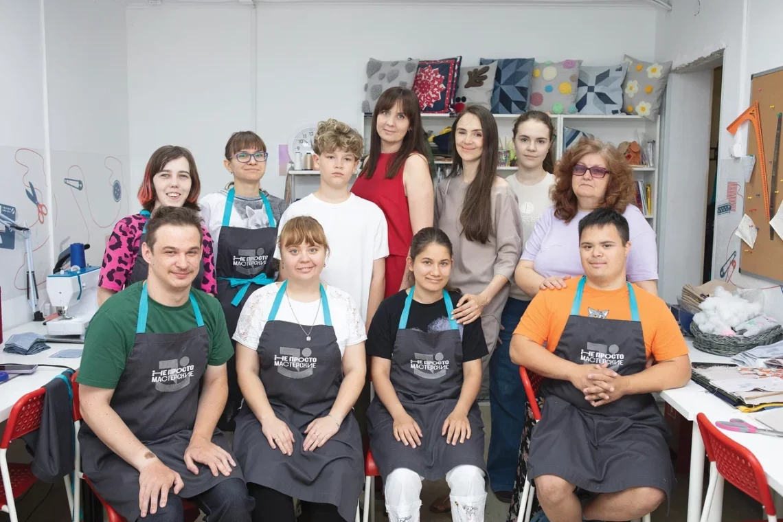 «Человек, который не говорил, теперь болтает без умолку»: как в Краснодаре работает пространство для молодежи с ментальными особенностями