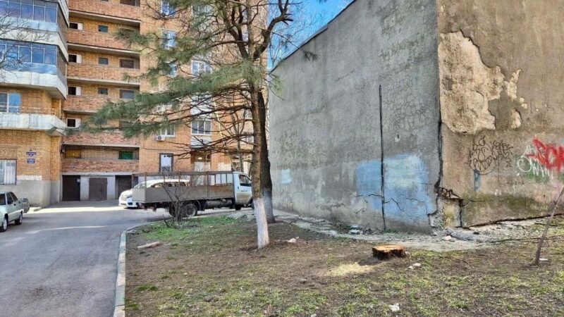 В Ростове водонасосная станция оказалась под угрозой разрушения