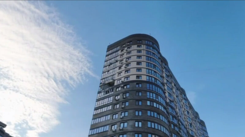 Оперштаб Кубани показал последствия попадания БПЛА по дому в Краснодаре