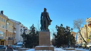 В Ростове убрали заслонявшие памятник Пушкину рекламные конструкции