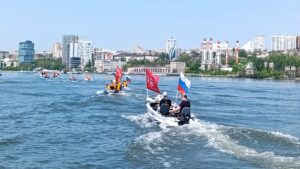 По реке Дон в Ростове впервые прошел водный парад в День Победы