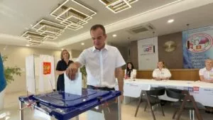Губернатор Кубани Вениамин Кондратьев проголосовал на выборах в Госдуму