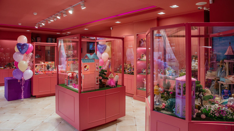 Монетизация ностальгии: как дизайнер открыла в Краснодаре музей кукол Барби