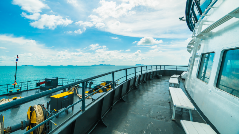 Паромная переправа в Крым возобновила работу