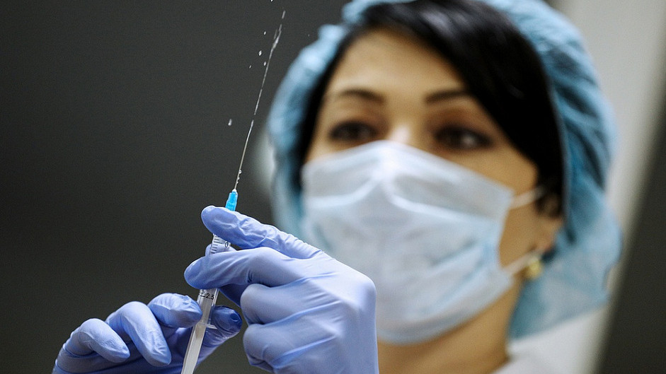 Роспотребнадзор Кубани назовет сферы услуг, для которых будет обязательна вакцинация работников