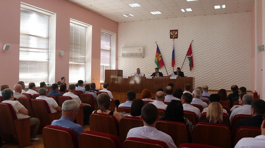 Ушел в отставку глава Усть-Лабинского района Сергей Запорожский