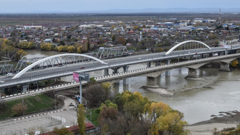 В Краснодаре движение по Яблоновскому мосту открыли с опережением