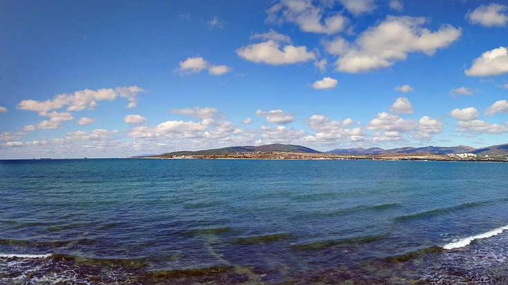 Абрамович купил участок со стадионом у моря в Геленджике