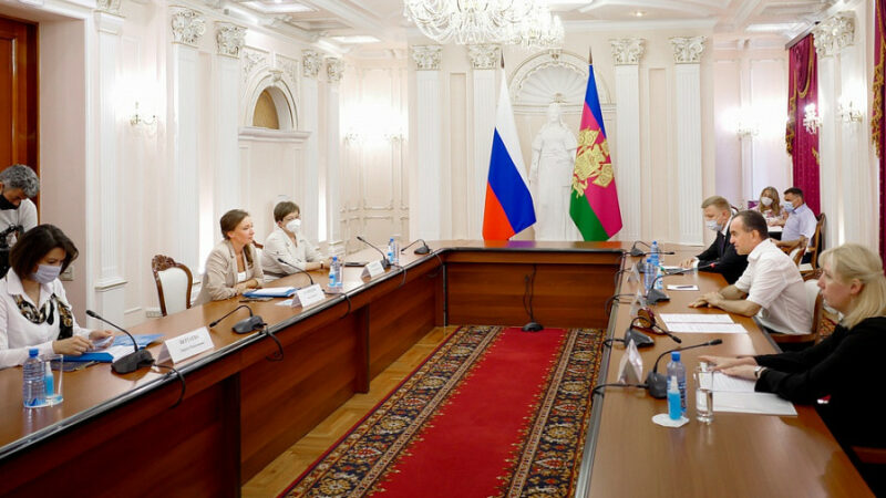 На Кубани с 2015 года многодетные семьи получили более 10,5 тыс. земельных участков