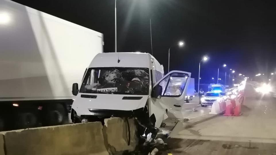 На Кубани в ДТП с пассажирским автобусом пострадали 9 человек