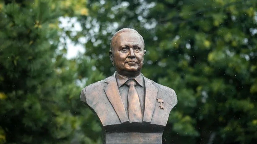В Славянске-на-Кубани открыли памятник Алексею Шамара