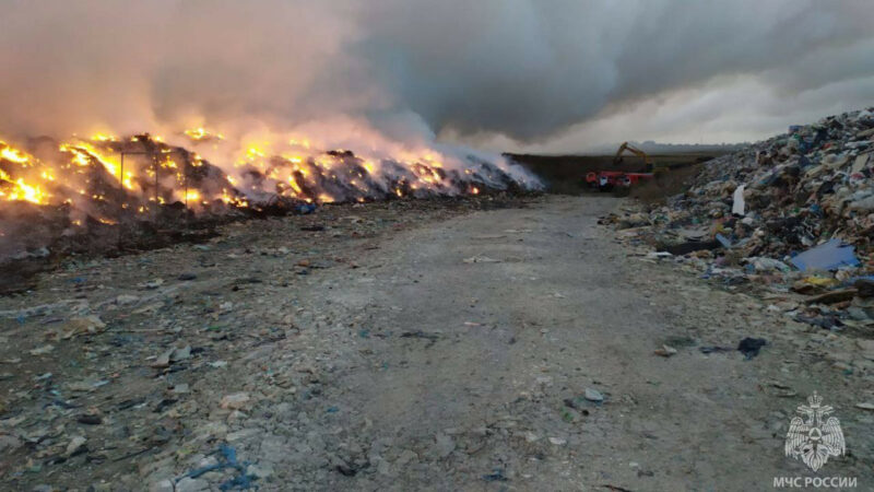 Роспотребнадзор проверит качество воздуха после пожара в Полтавской