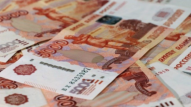 На Кубани задолженность по зарплате в ноябре 2021 года сократилась на 30,1%