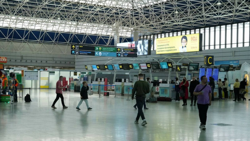 Аэропорт Сочи за день отправил почти 1,7 тыс. пассажиров