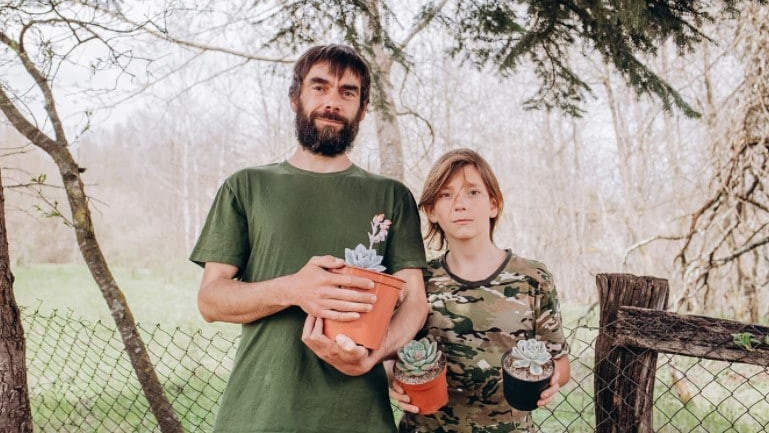 Денежное дерево: как сварщик из кубанской станицы зарабатывает 150 тыс. в месяц на суккулентах