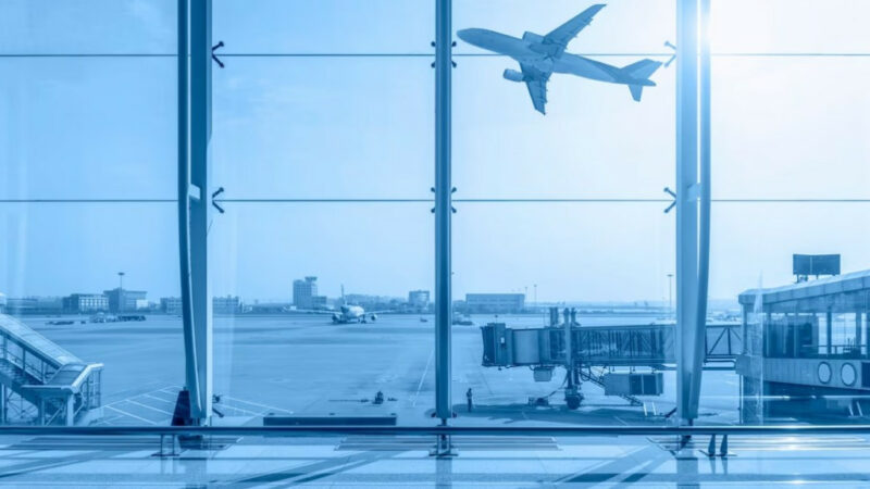 Второй воздушный коридор на юг откроют в России