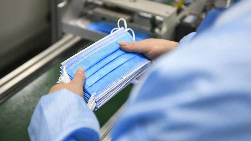 На Кубани за сутки выявили почти 1 тыс. случаев коронавируса