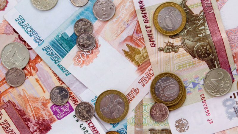 На Кубани средний размер потребкредитов с февраля 2022 году сократился на 35%