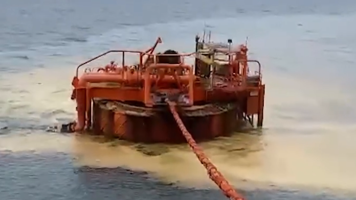 В Новороссийске возбудили дело по факту разлива нефтепродуктов в порту