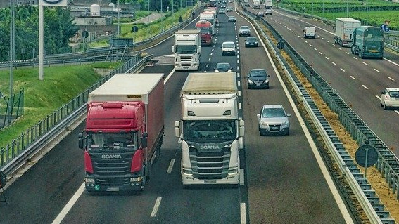В Краснодаре ограничат движение грузовиков в центре и спальных районах