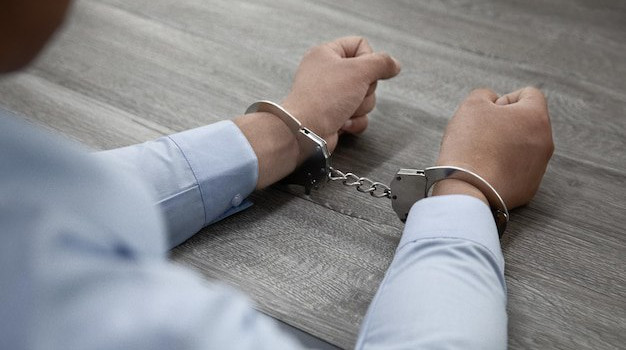 В Туапсинском районе чиновника обвинили в получении взятки за содействие предпринимателю