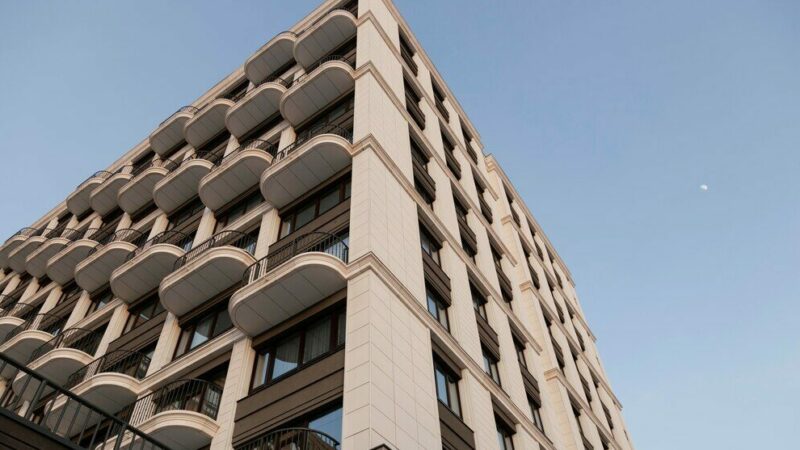 Апартаменты: отличия от квартиры, преимущества и минусы