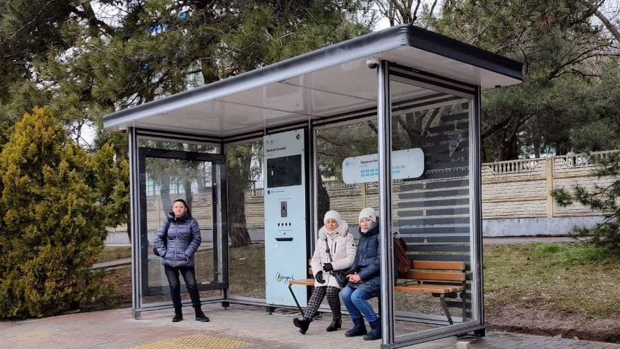 В Геленджике появились «умные» остановки от Сбера