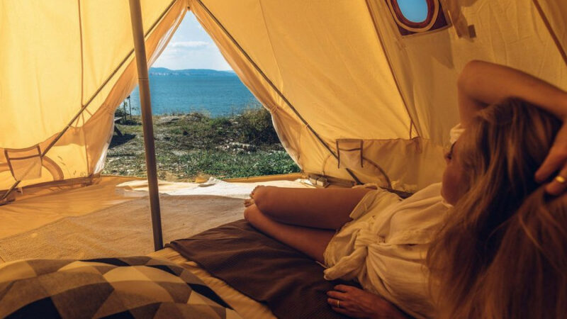 Гламурный отдых в палатке: почему на Кубани набирает популярность формат глэмпингов