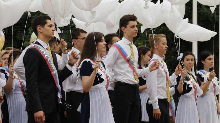 Последние звонки в школах Краснодара проведут с участием родителей