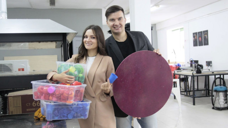 Вторая жизнь мусора: как семья из Тихорецка перерабатывает пластик в мебель