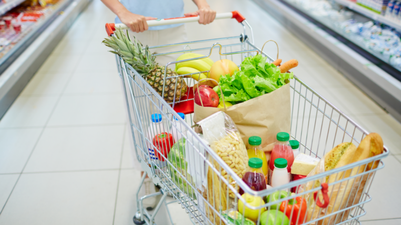 На Кубани за год оборот предприятий потребсферы вырос на 10%