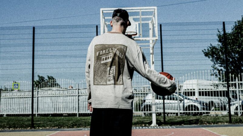 Мода улиц: в Ростове дизайнер создал бренд мужской одежды им. Факела Социализма