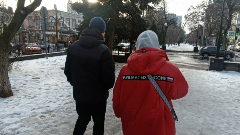 Ростовские дизайнеры Ничковы подарили Путину свой «Бушлат из России»