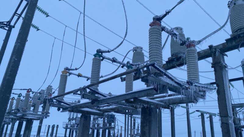 Из-за непогоды в Ростовской области остаются отключены 397 линий электропередач